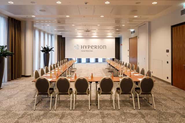 U-shaped conference room, HYPERION Hotel München, business event, meeting venue