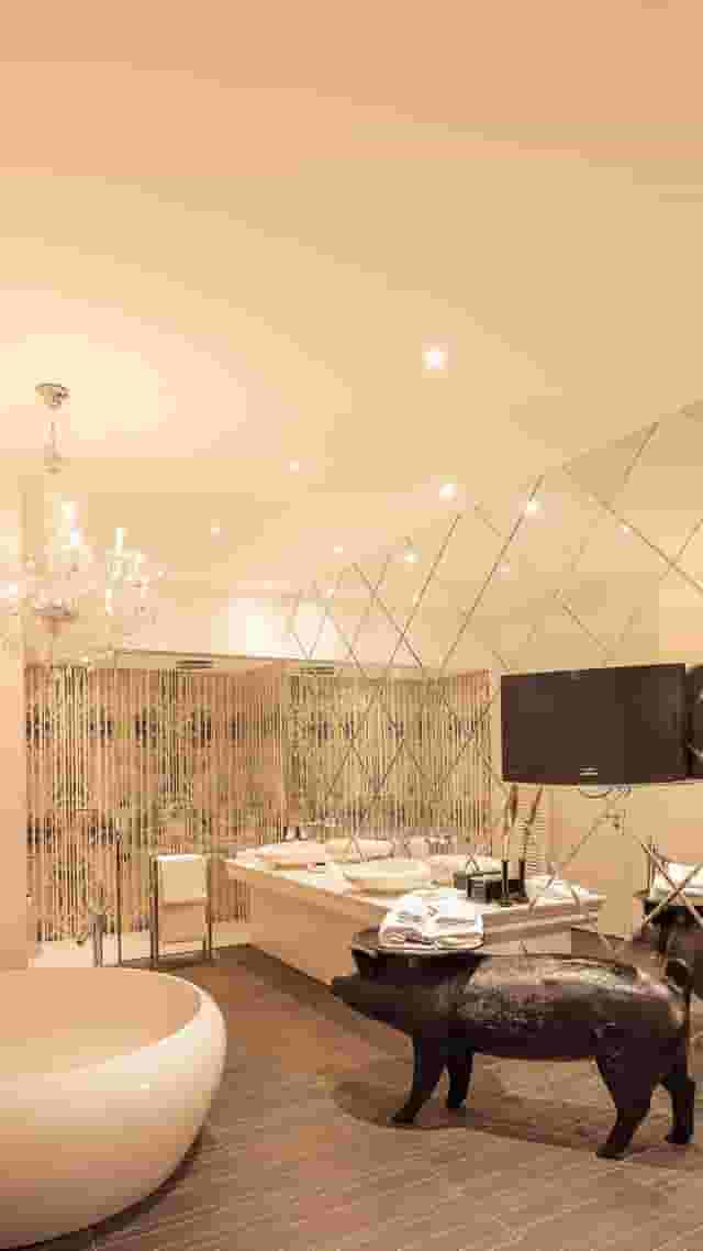 Baron Philippe de Rothschild Lounge
