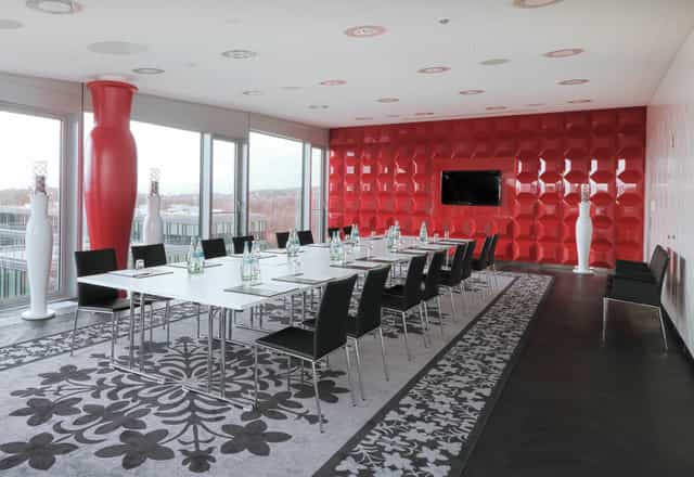 Kameha Grand Bonn Yu Private: Modern boardroom, red accent, executive meeting, conference venue