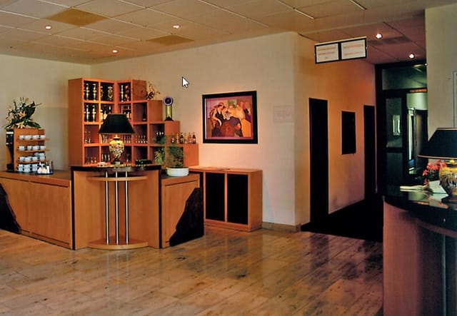 Munich hotel lobby, event reception, conference venue