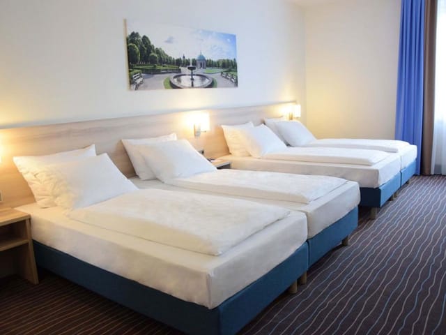 Munich hotel triple room, event booking