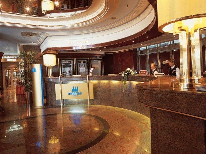 Maritim Hotel Munich reception desk, event registration, VIP welcome