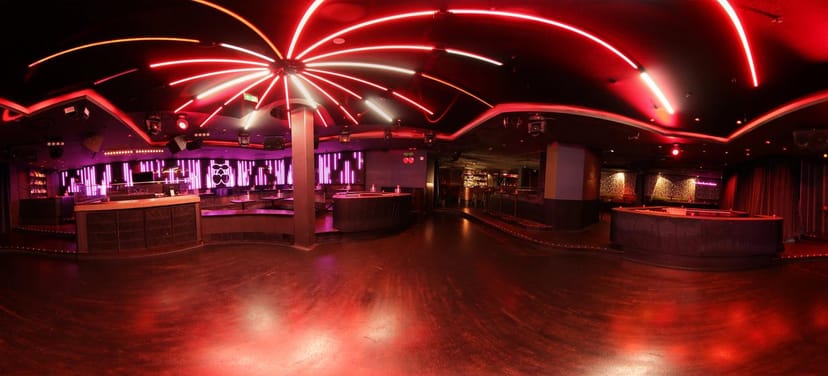 Pacha Munich nightclub, modern, dynamic lighting, event venue