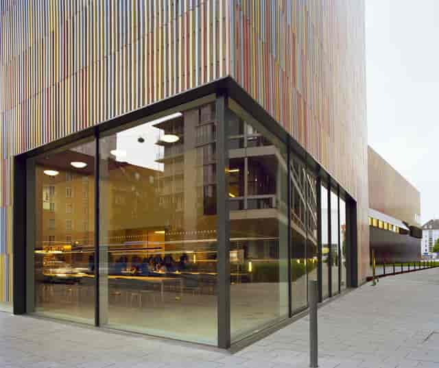 Launch-Event Curated mit Sauerbruch ...