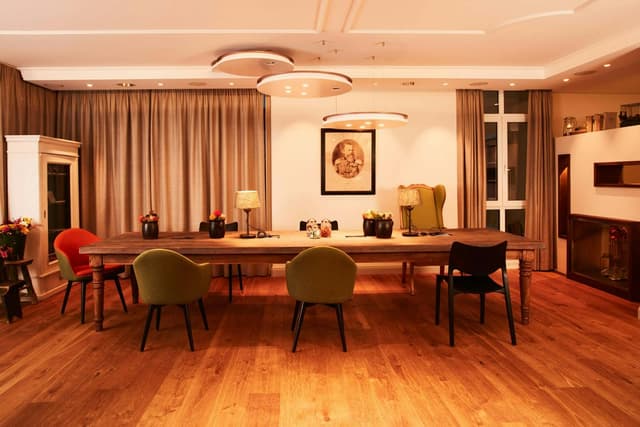 Chemin Room