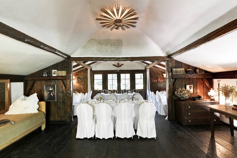 Lola Montez wedding event rustic charm venue