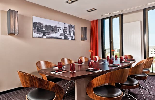 Boardroom 2