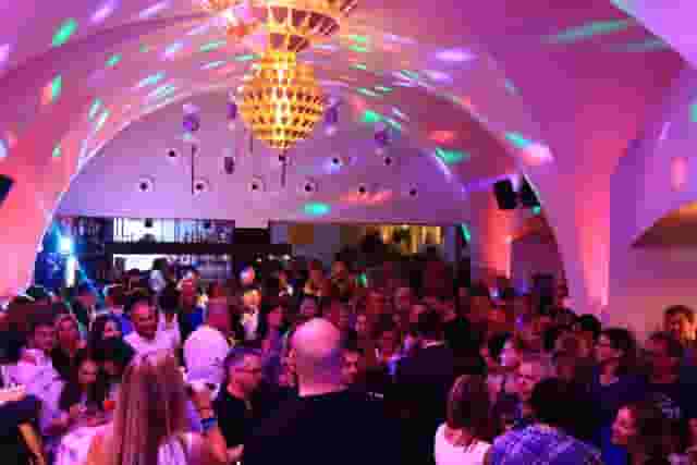 Maders Bar