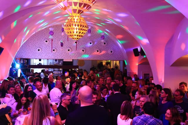 Maders Bar