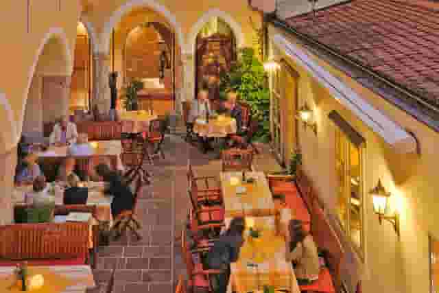 Schanigarten & Courtyard