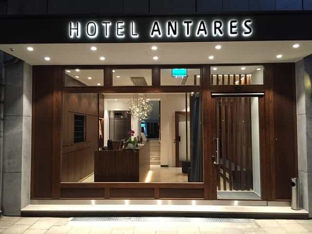 Antares Hotel Munich meeting room, elegant wood, executive retreat, VIP event