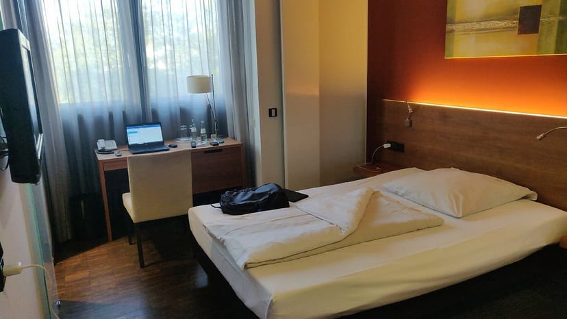 Königstein hotel suite, modern desk, event lodging, VIP room