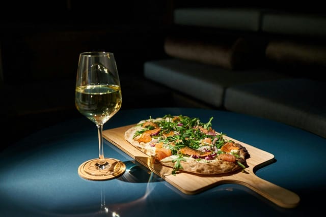 Pinsa Restaurant upscale networking reception event