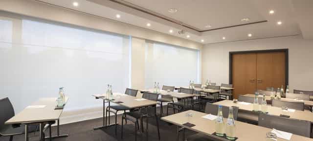 Munich meeting room, Kastanie 2, natural light, business event