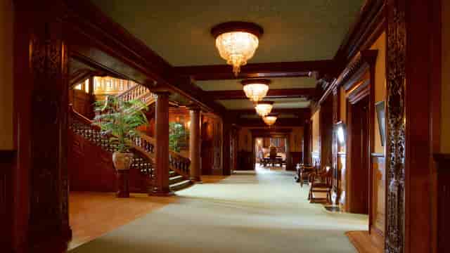 Historic hotel event hallway, grand staircase, VIP reception keywords.