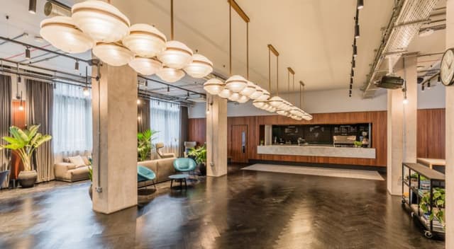 Henry Wood House - Fora