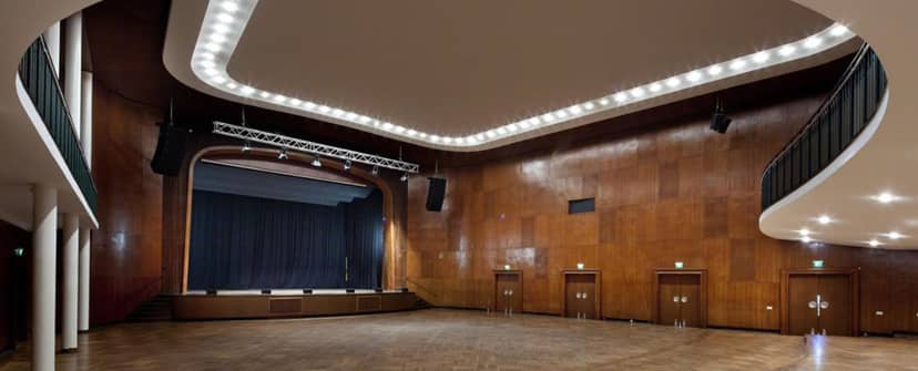 MCM Alte Kongresshalle courtyard stage - event venue