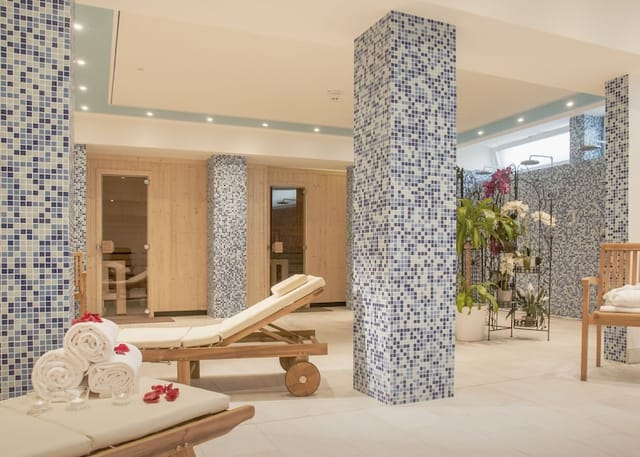 Grand Palladium spa retreat: sauna, relaxation, wellness corporate event