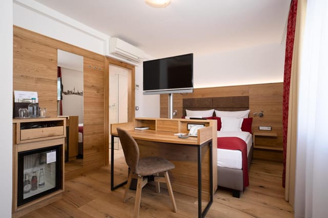 Tagungsraum Spitzingsee: VIP hotel room, executive retreat, conference meeting