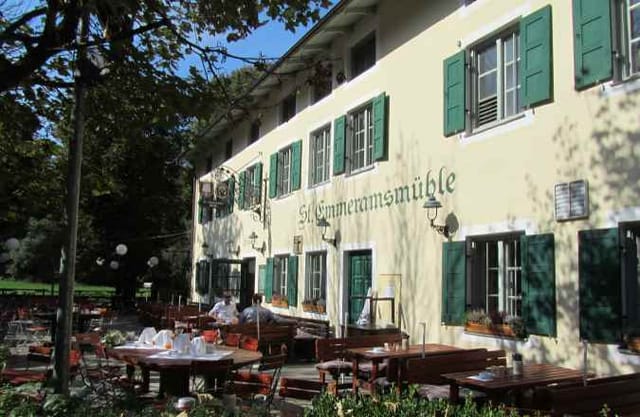 gemütliches Restaurant mit Biergarten
