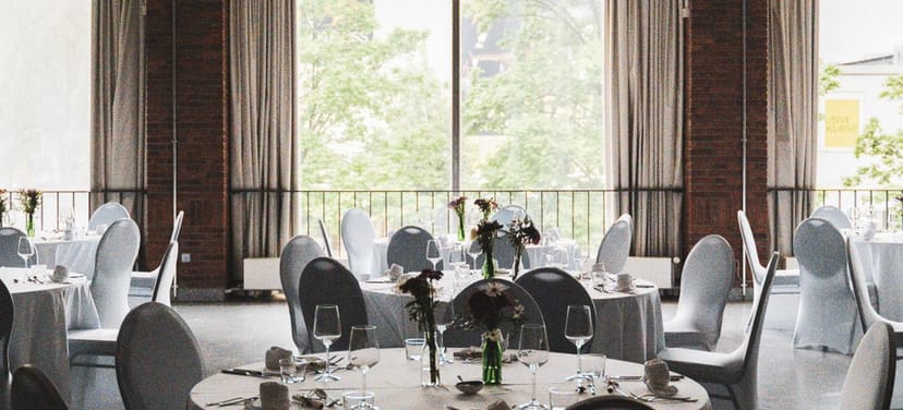 Foyer event banquet, floral centerpiece, modern design