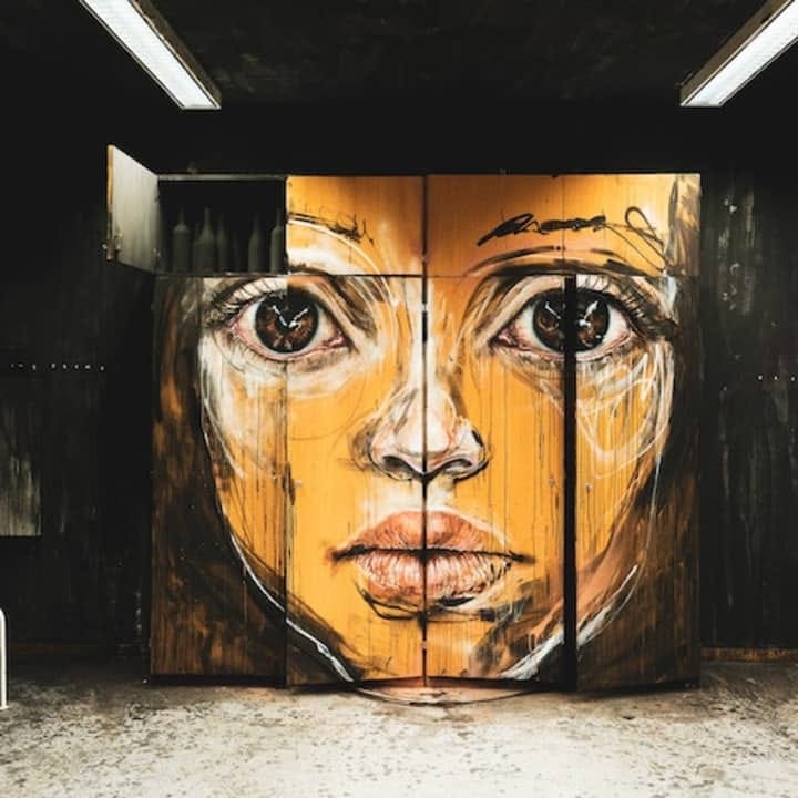 KUNSTLABOR 2 event mural: vibrant conference backdrop, exhibition art.