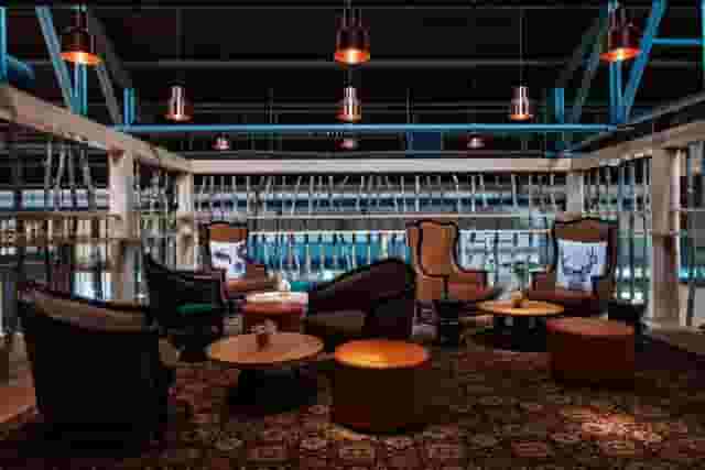 Über Bar (Mezzanine)