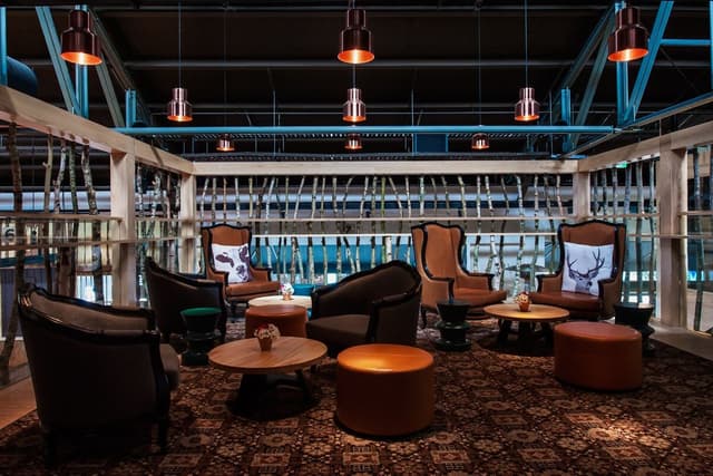 Über Bar (Mezzanine)