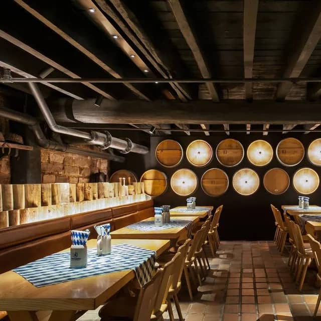 Jäger Bar industrial decor for corporate dinners and team-building events at Munich Brauhaus.