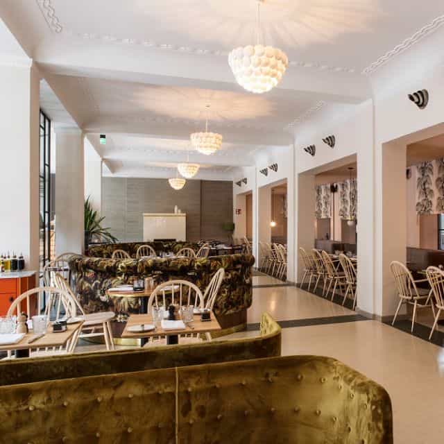 Lounge at Café Reitschule: Elegant restaurant venue for corporate dinners and networking events.