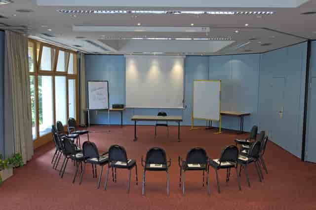 Seminar-Pavillon at Hotel St. Georg: U-shape boardroom for professional workshops and meetings.