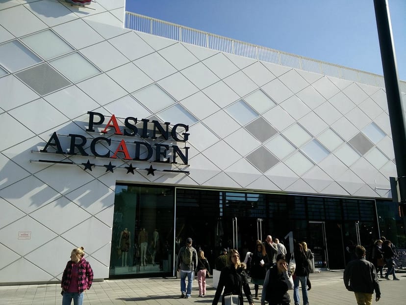 Modern Pasing Arcaden shopping mall interior for pop-up retail and brand experiential marketing.