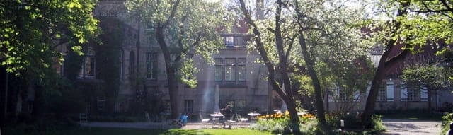Seidlvilla outdoor garden venue for intimate cocktail receptions and networking events.