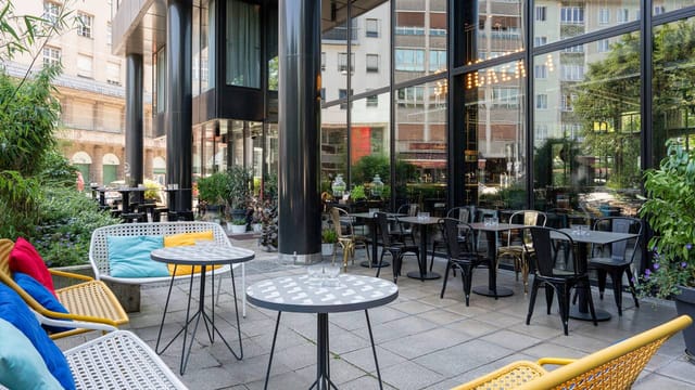 Modern Ruby Lilly cafe and bar outdoor space for networking and corporate receptions.