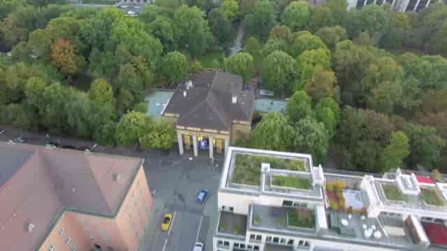 König Ludwig Park Cafe: elegant, secluded venue for boutique corporate events and private receptions.