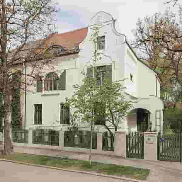 Von Parish Kostümbibliothek