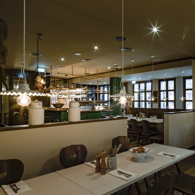 Private booth at Ayinger in der Au for networking lunches and corporate breakout sessions.