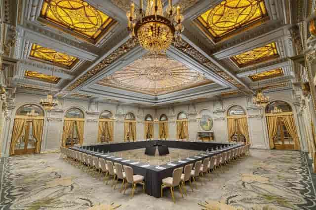 Le Diplomate Ballroom boardroom set for luxury executive meetings and corporate events.