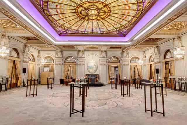 Enescu ballroom with stained-glass dome for elegant cocktail receptions and corporate networking.
