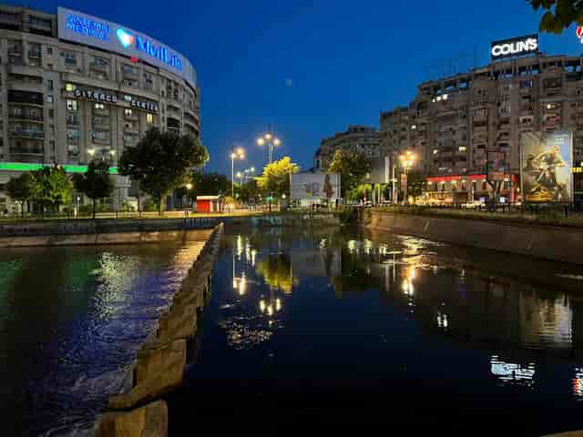 Salonul Royal at Hotel Capitol: Elegant urban waterfront event venue for corporate or gala bookings.