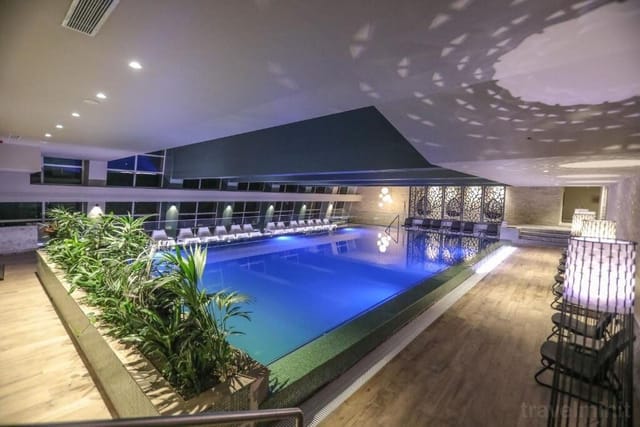 Luxury indoor spa pool in Băile Herculane for corporate wellness and incentive retreats.