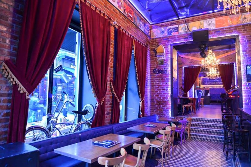 Vintage Pub bar with exposed brick, perfect for mood-lit evening receptions and creative events.