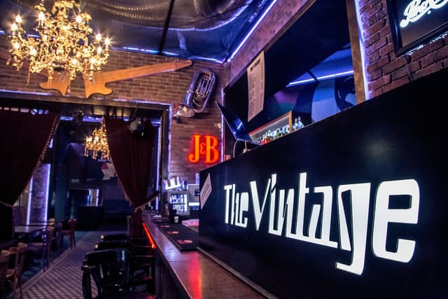 Bar