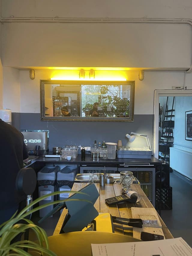 Wine bar