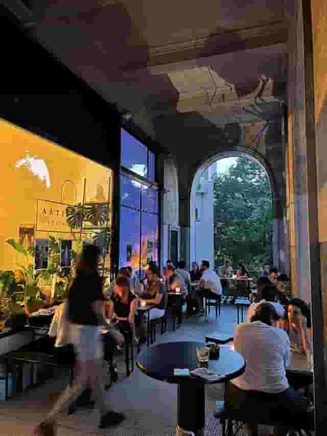 Wine bar