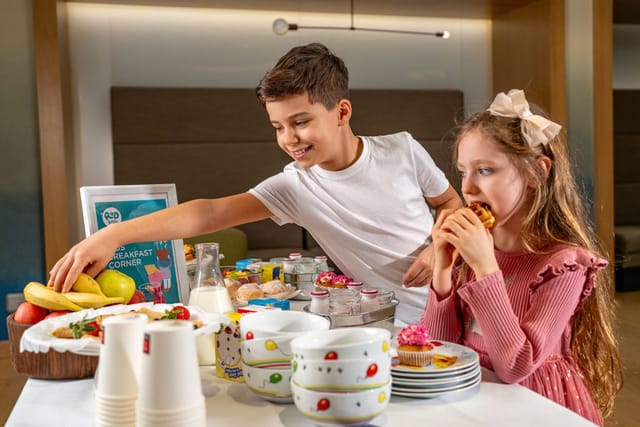 Kids’ Breakfast Corner at Dacia Felix, Radisson Blu Bucharest: family-friendly catering event.