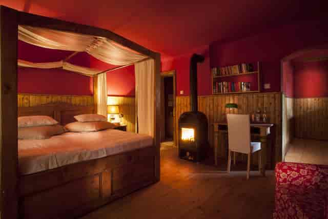 Valea Verde Retreat executive meeting room for creative strategy sessions and corporate retreats.