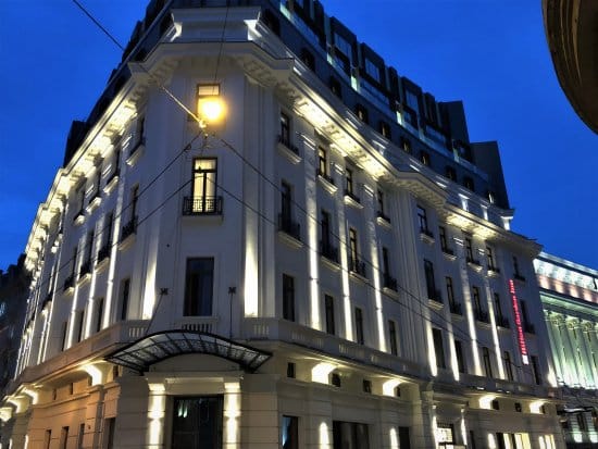 Luxury banquet hall at Hotel Tineretului Bucharest for executive retreats and incentive travel.