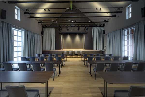Versatile meeting space in Marias Platzl for workshops and conferences. Spacious seating.