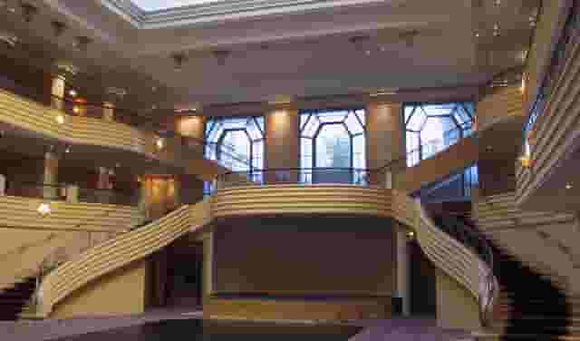 Ballroom, Ensemble